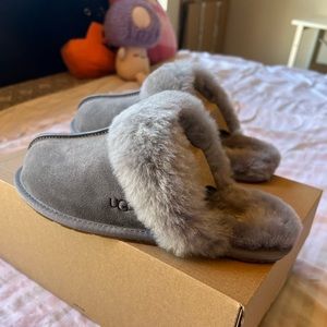 Brand New Women’s UGG Scuffettes II